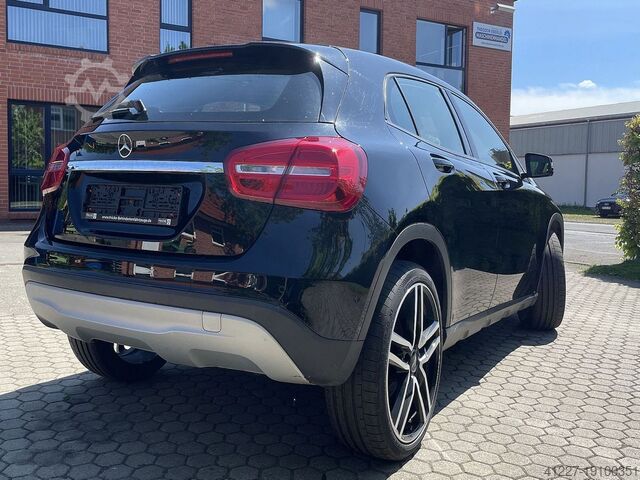 GLA 200 D 4-MATIC con calefacción estacionaria Mercedes GLA 200 D 4-MATIC