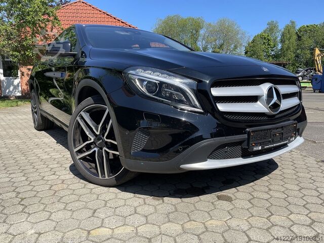 GLA 200 D 4-MATIC con calefacción estacionaria Mercedes GLA 200 D 4-MATIC