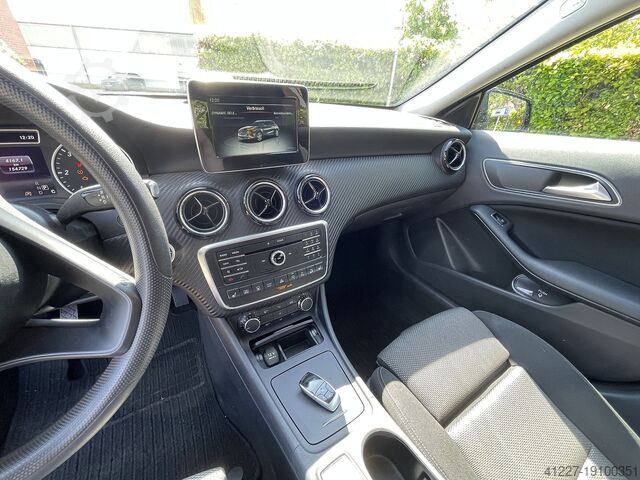 GLA 200 D 4-MATIC con calefacción estacionaria Mercedes GLA 200 D 4-MATIC