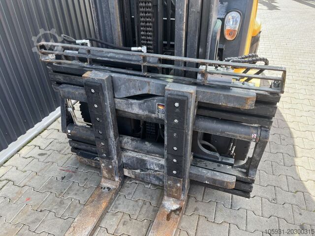 Xe nâng điện 4 bánh Jungheinrich EFGS50