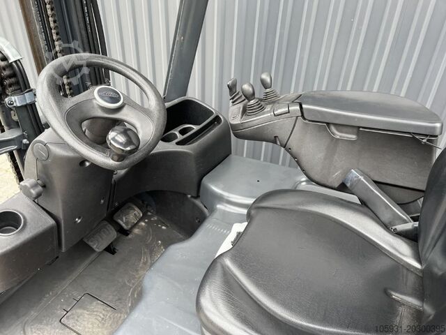 Electric 4-wheel forklift Linde E16P-02