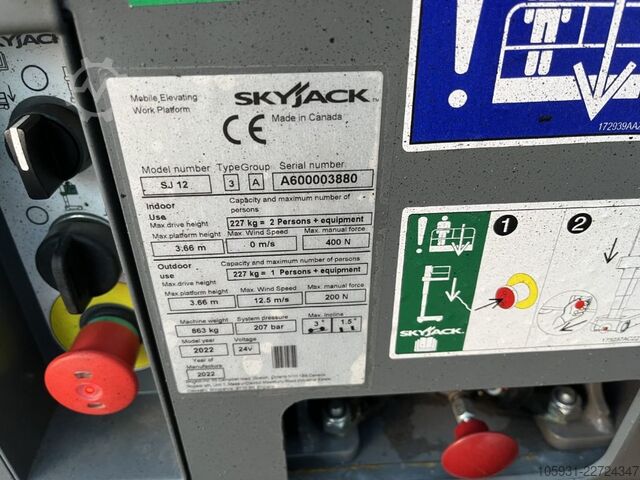 Plattform med teleskopisk mast Skyjack SJ12