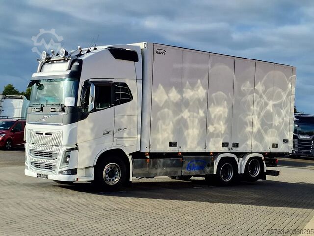 Valise Volvo FH 16.750 Globetrotter XL 6x2 - Ekeri box with ...