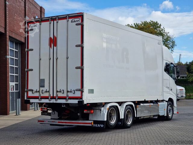 Valise Volvo FH 16.750 Globetrotter XL 6x2 - Ekeri box with ...