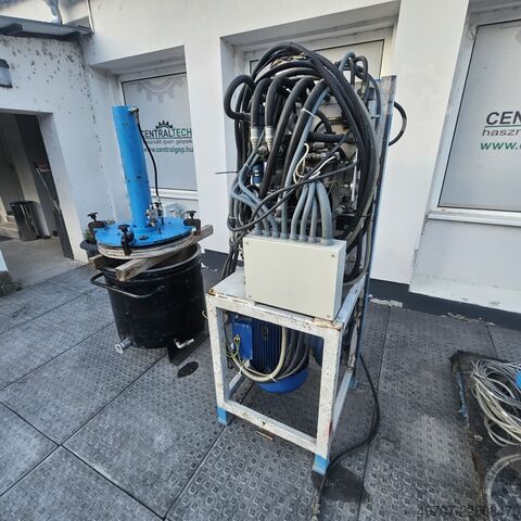 เครื่องผสมสองเพลาด้วยระบบไฮดรอลิก Cox Paragon h25 30kw 210liter 