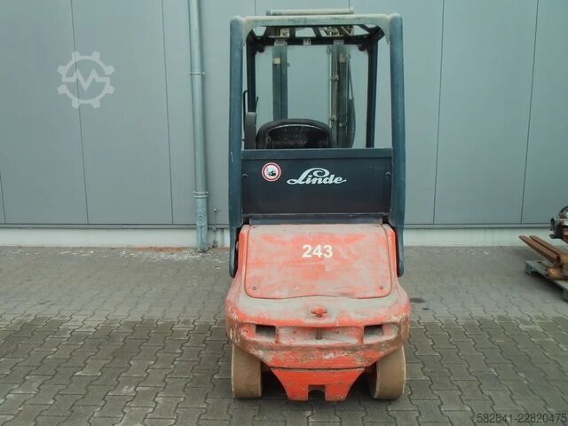 Stivuitor electric cu 4 roți LINDE E 20 P