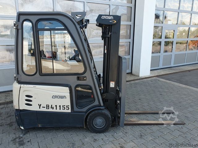 Prednji viljuškar CROWN SCT6020-1.3 / Triplex 4,3m / 2.658h / 2020