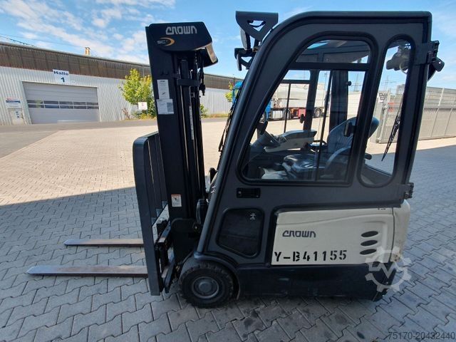 Prednji viljuškar CROWN SCT6020-1.3 / Triplex 4,3m / 2.658h / 2020