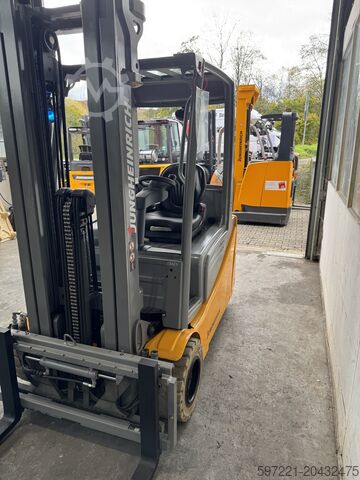 Elektrisch – 3 Räder Jungheinrich EFG 220 Triplex