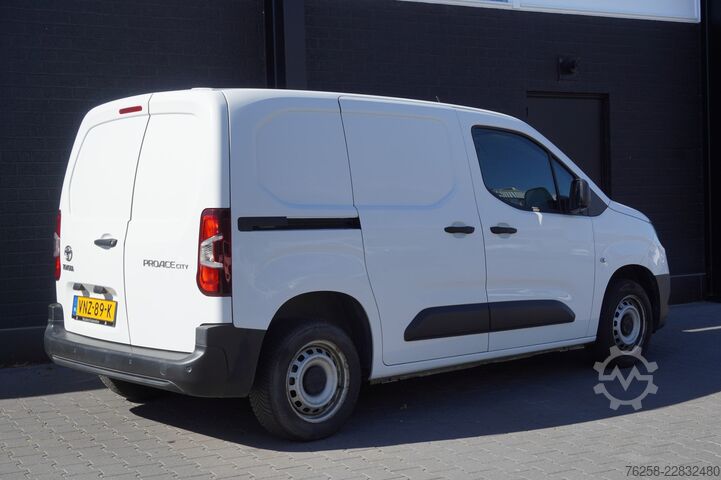 Carrinha de tejadilho alto Toyota PROACE CITY 1.5 D-4D EURO 6 - Airco - Cruise - ...
