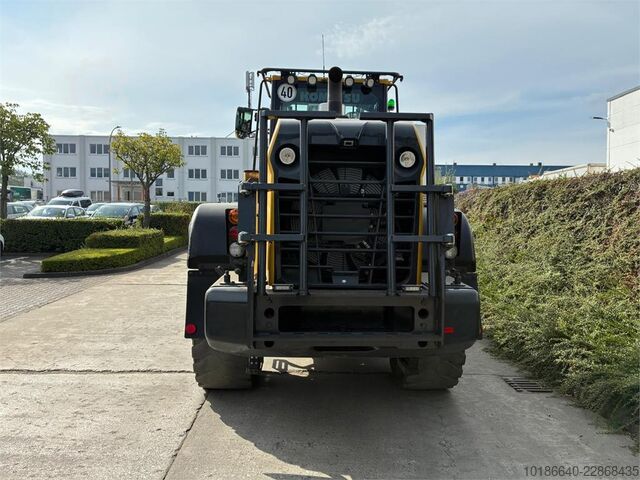  Komatsu WA270-8E0