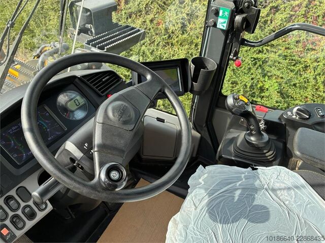  Komatsu WA270-8E0