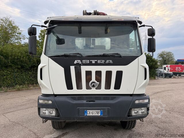 Samochód z pompą do betonu Mercedes-Benz Actros 4144 B