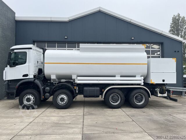 Tovornjak s cisterno Mercedes-Benz Arocs 4140 8x4 | Fuel Tank | Stock
