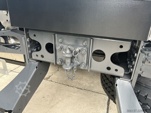 Tovornjak s cisterno Mercedes-Benz Arocs 4140 8x4 | Fuel Tank | Stock