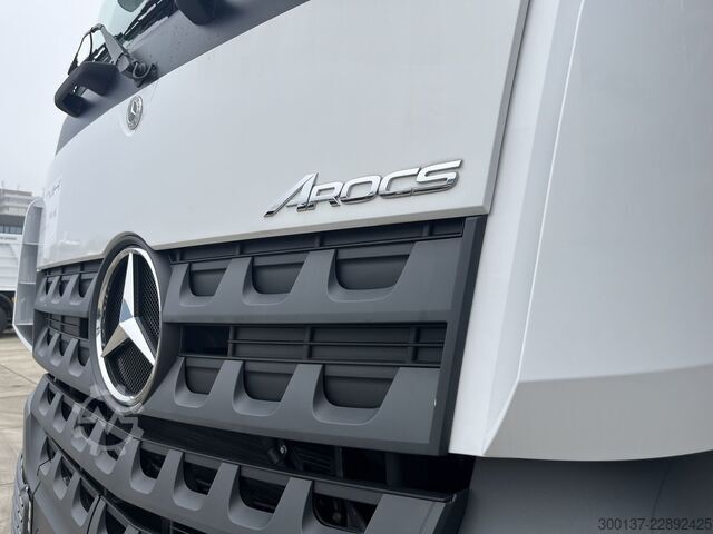 Tovornjak s cisterno Mercedes-Benz Arocs 4140 8x4 | Fuel Tank | Stock
