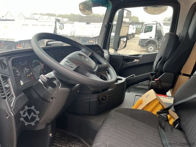 Tovornjak s cisterno Mercedes-Benz Arocs 4140 8x4 | Fuel Tank | Stock