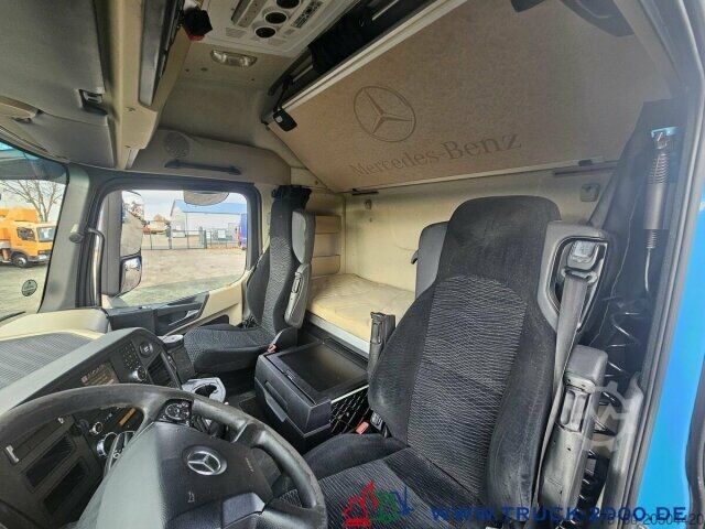 Special purpose truck Mercedes-Benz Actros 1842 LS StreamSpace 2 Betten Kühlschrank