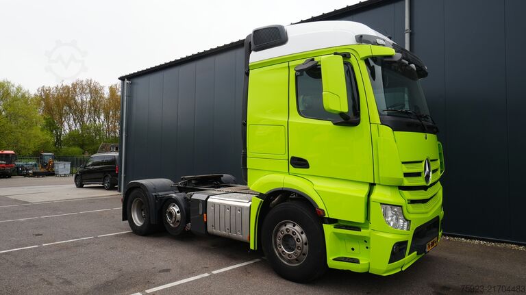 Standard-SZM Mercedes-Benz Actros 2344 6x2 tractor unit with Blower
