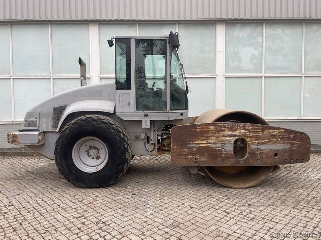 Single drum roller CAT CS 663 E