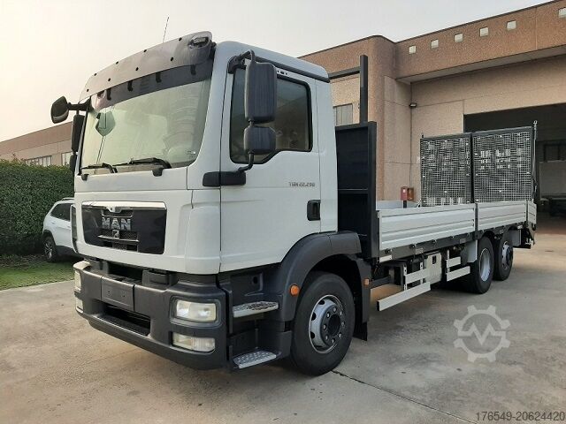 منصة مع منحدرات MAN TGM 22.290