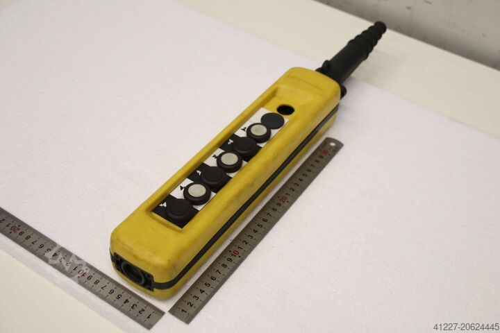 Kryt pre diaľkové ovládanie žeriavu Schneider Electric XAC-A08