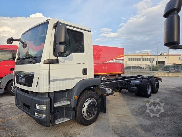 منصة مع منحدرات MAN TGM 26.340