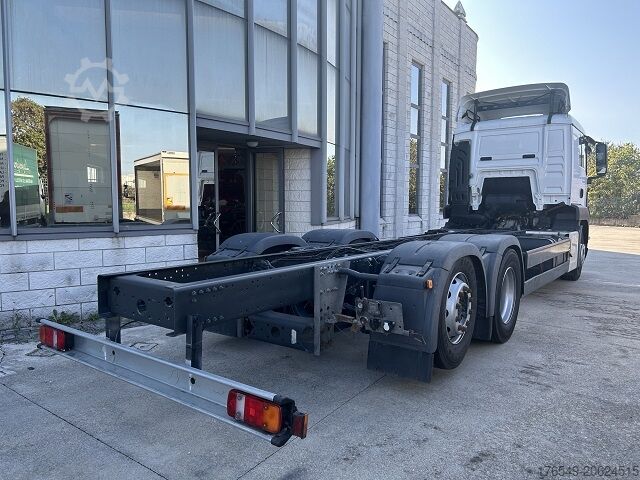 منصة مع منحدرات MAN TGS 26.440