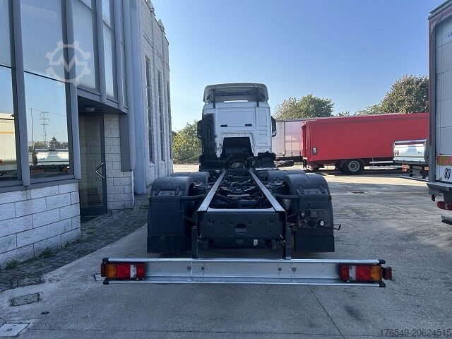 منصة مع منحدرات MAN TGS 26.440