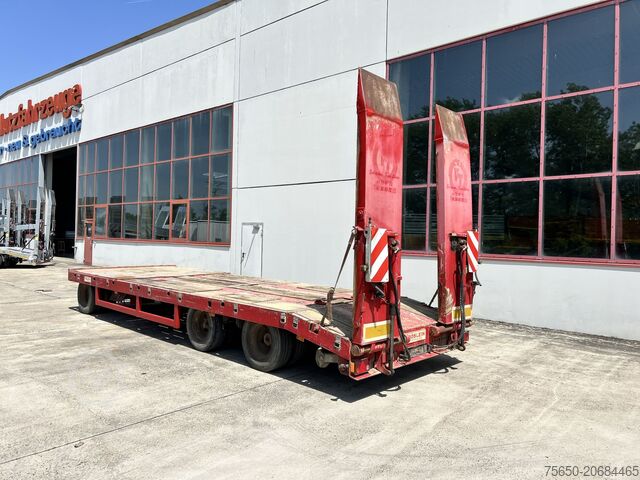 Lavtloader trailer  t3  3 Achs Tiefladeranhänger mit gerader Ladefläche