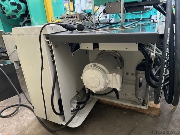 Injection molding machine Arburg 270C 400-70 e²
