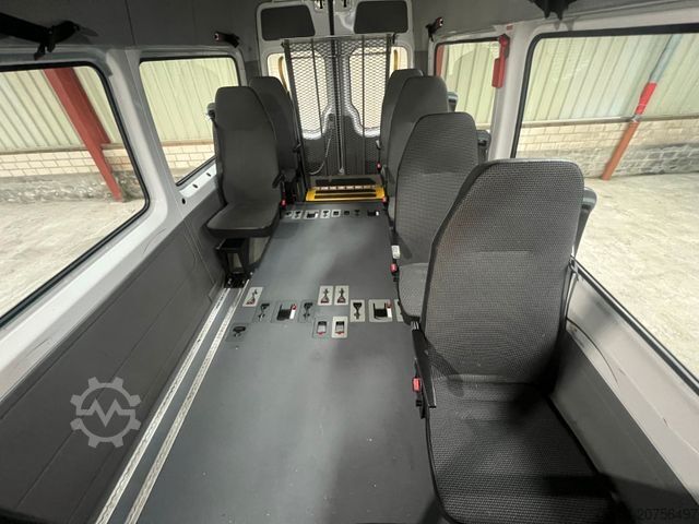 Minibus MERCEDES-BENZ Sprinter 313 BlueTEC 9 Sitze+ ENGINE NO GOOD