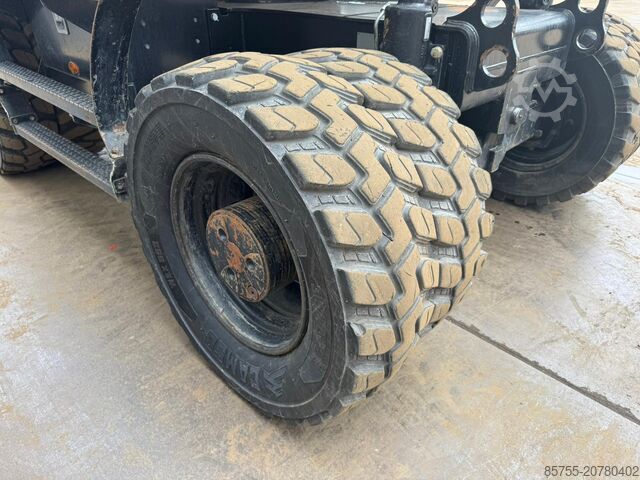 Колісний екскаватор Caterpillar M320F