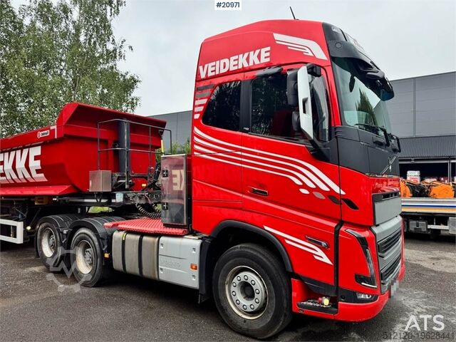 Standard tractor Volvo FH16 650 6x4 Truck