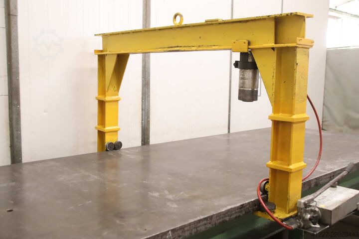 Tvirtinimo plokštė su tiesinimo presu unbekannt 1510/4025/H900 mm