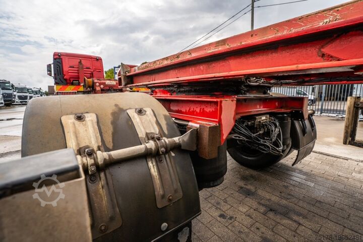 Transport av containere WAF HRA18.65LS-CONTAINER