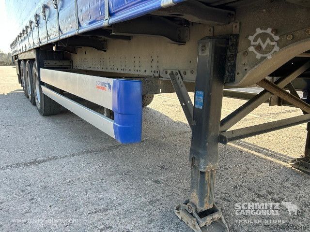 กึ่งพ่วงเปิดพร้อมผ้าใบคลุม Schmitz Cargobull Curtainsider Standard UK