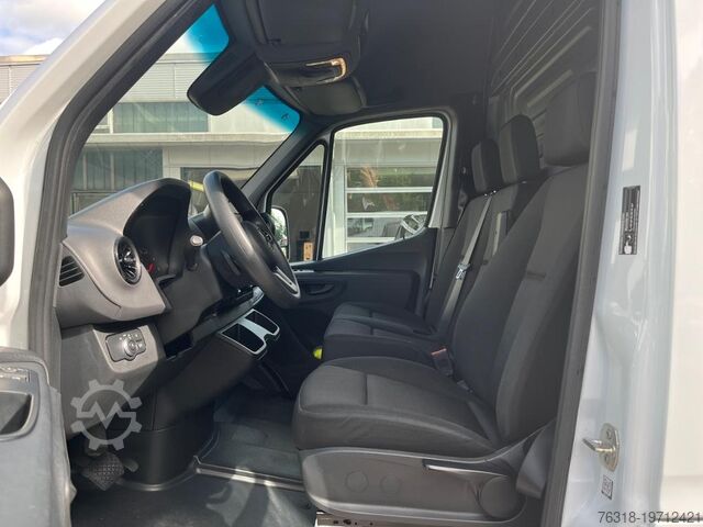 Bestelwagen Mercedes-Benz Sprinter 319 CDI 4X4 KA 4x4 Kasten LED 9Gtr AHK RfKam Navi