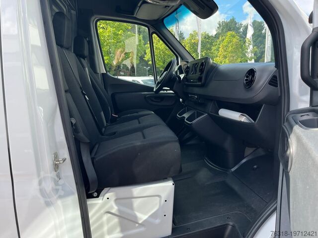 Bestelwagen Mercedes-Benz Sprinter 319 CDI 4X4 KA 4x4 Kasten LED 9Gtr AHK RfKam Navi