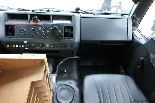 Camião com carroçaria personalizada man 10.224 DoKa LHF 16/12 4x4 Wassertank 850l