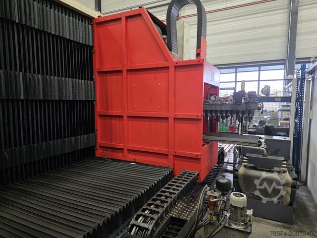 Centro de maquinagem universal Matec 30HV