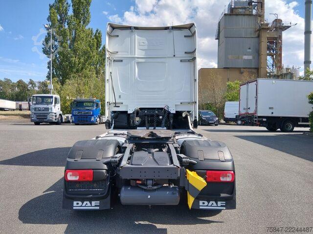стандартен влекач DAF XG+ 530 FT Intarder Standklima ACC
