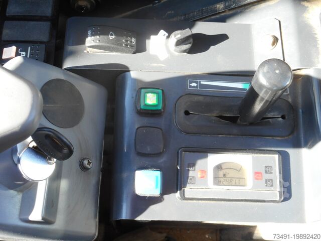 Mini bager Hitachi ZX26U mit POWERTILT