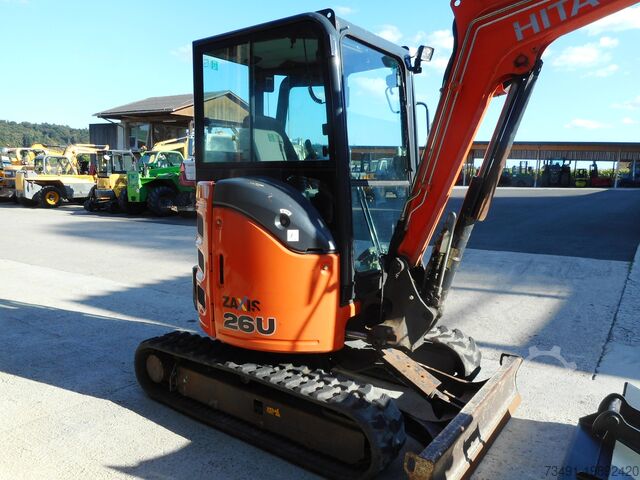 Mini bager Hitachi ZX26U mit POWERTILT
