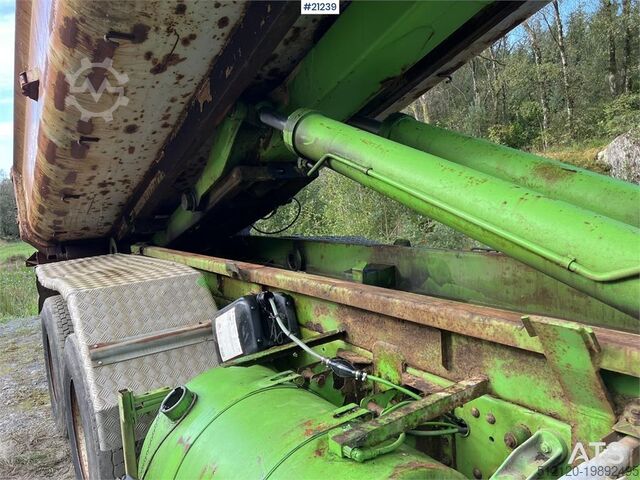 Sistema a braccio con gancio Volvo FM12 8x4 hook truck repair object w/ 20 t hook and