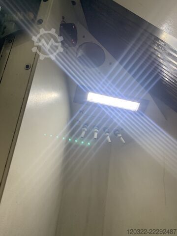 CNC tokarilicko-glodački centar Mazak VARIAXIS j-600