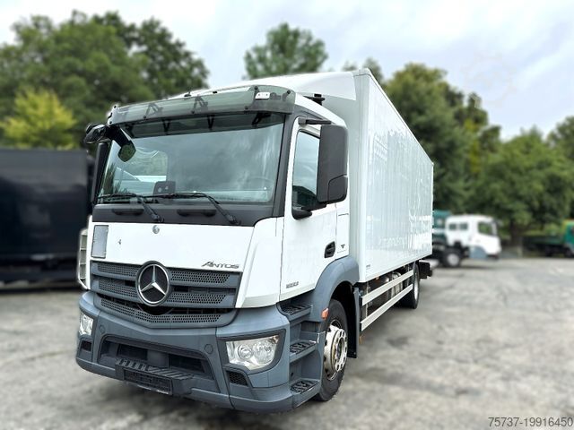 Skriňové nákladné vozidlo MERCEDES-BENZ 1833 Antos