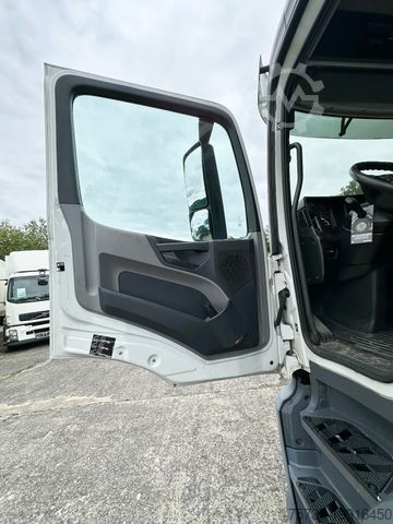 Skriňové nákladné vozidlo MERCEDES-BENZ 1833 Antos