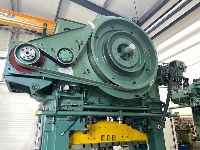 Poinçonneuse automatique BRUDERER BSTA 50USL