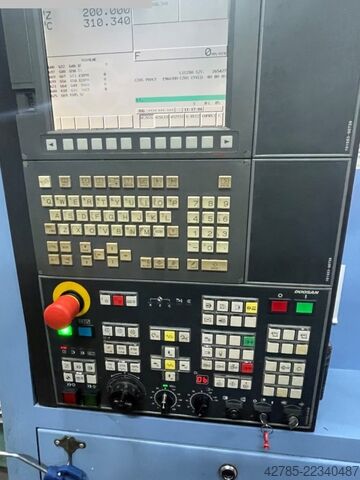 מרכז סיבוב וטחינה של CNC DOOSAN DAEWOO LYNX 220 LM